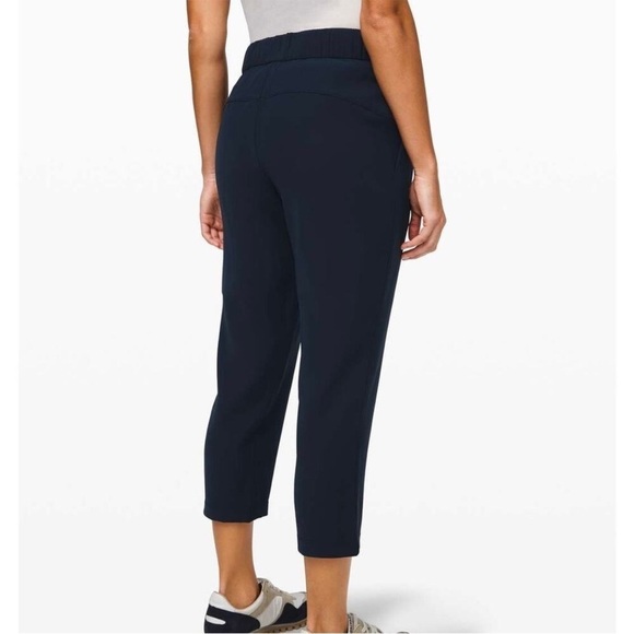 LULULEMON On The Fly Crop Woven Black Pants Size 4 - Picture 3 of 14